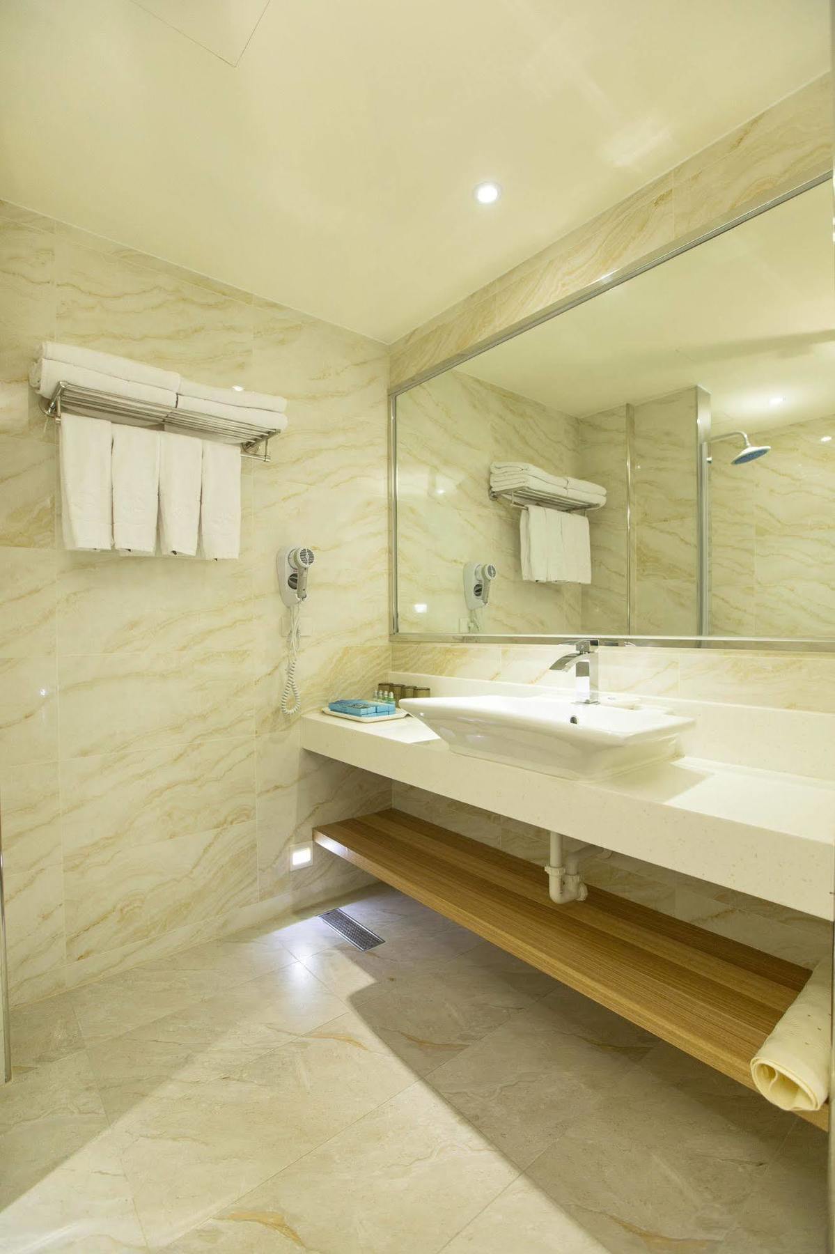 Kaishen Starlight Hotel T'ai-tung Εξωτερικό φωτογραφία